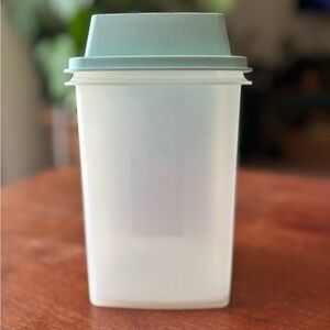 Tupperware Pick A Deli Versatile Pickle Container